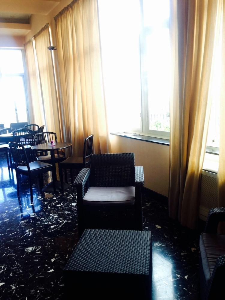 Liberta Hotel 3*